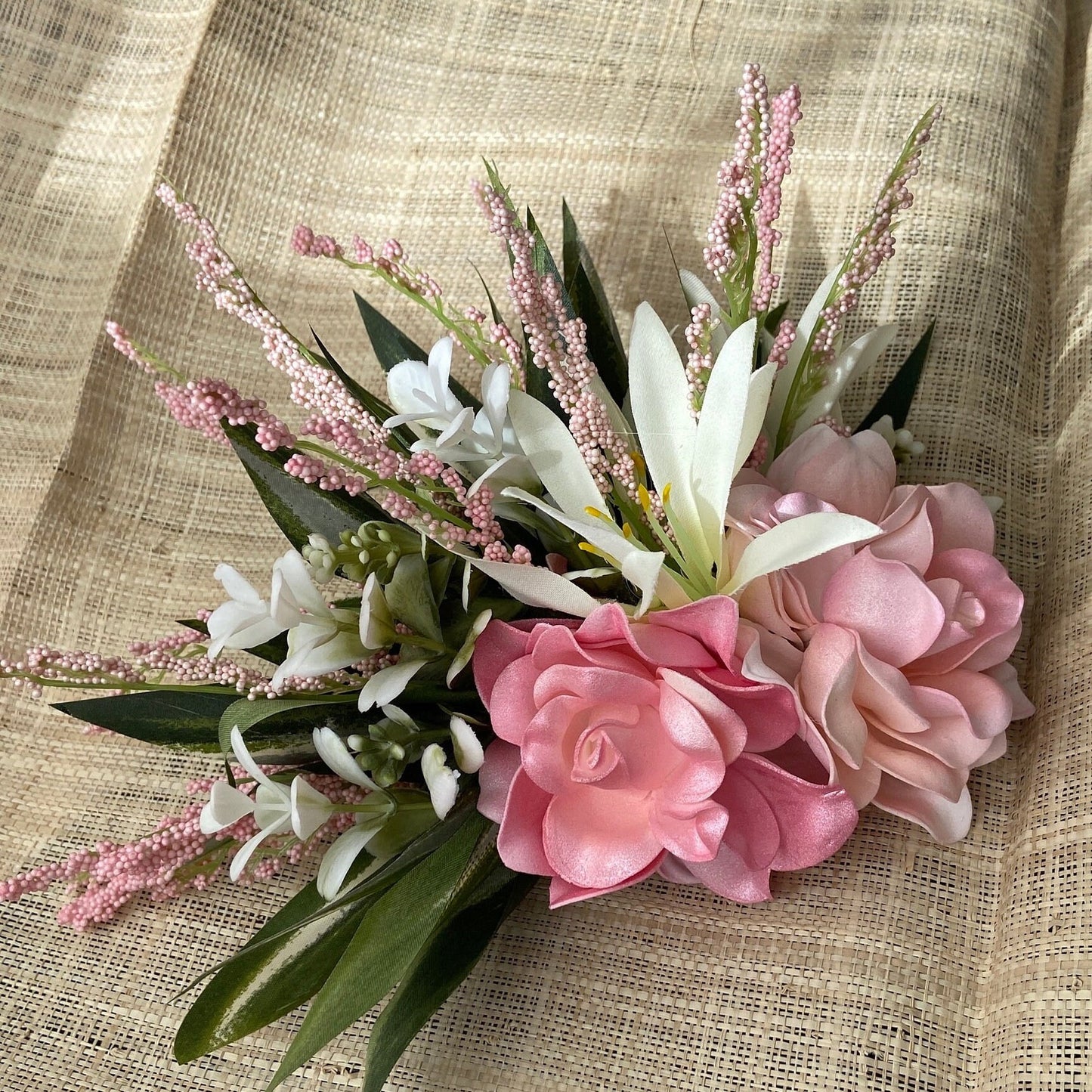 Hawaiian Gardenia Pixie Bride Graduation Hair Clip Tahitian Aparima Ahuroa Statement Piece Bridal Artificial Ti Leaf Hair Pin