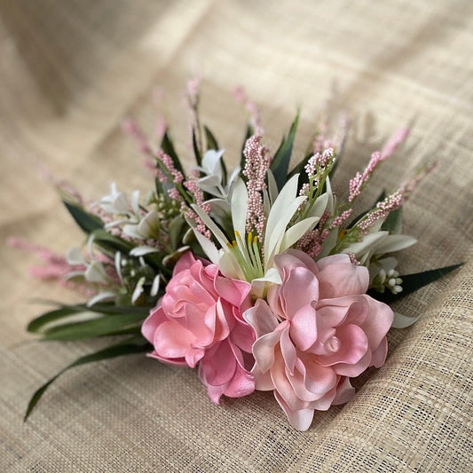 Hawaiian Gardenia Pixie Bride Graduation Hair Clip Tahitian Aparima Ahuroa Statement Piece Bridal Artificial Ti Leaf Hair Pin