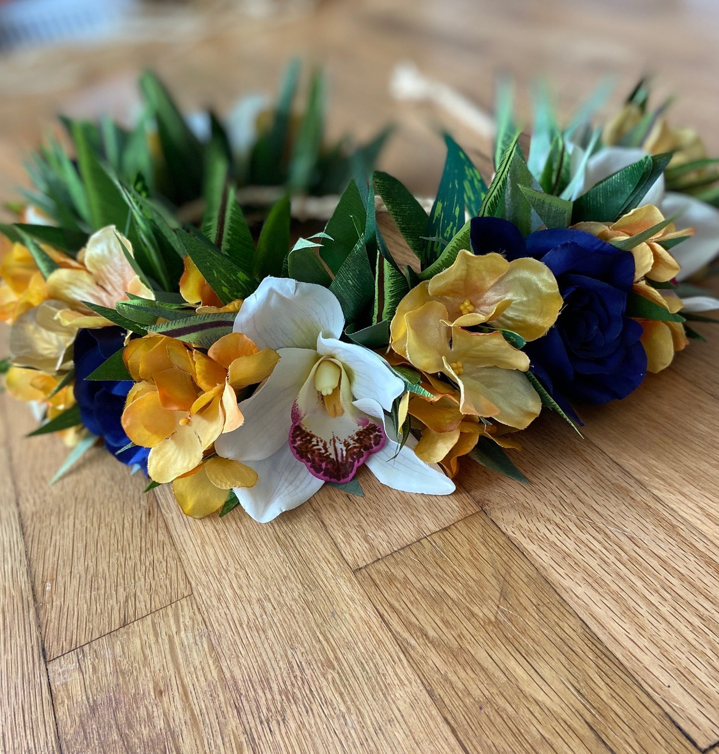Graduation Lei Po'o Premium Flower Crown University of California Blue & Gold