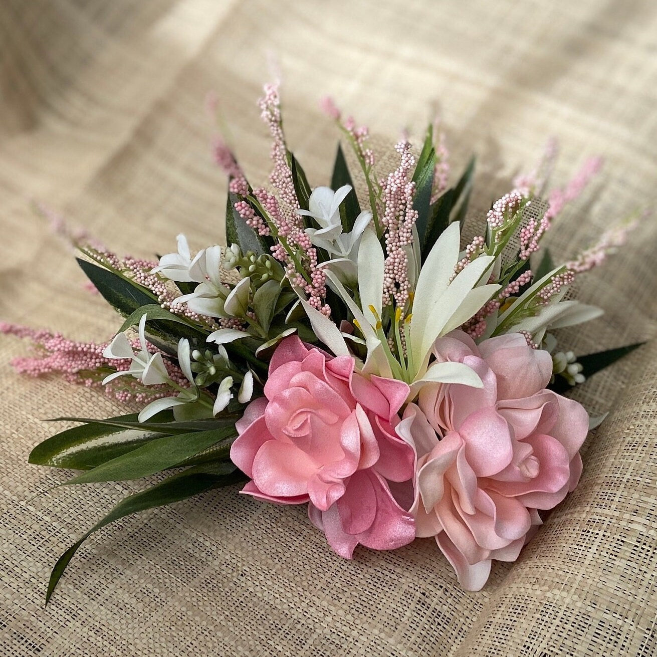 Hawaiian Gardenia Pixie Bride Graduation Hair Clip Tahitian Aparima Ahuroa Statement Piece Bridal Artificial Ti Leaf Hair Pin