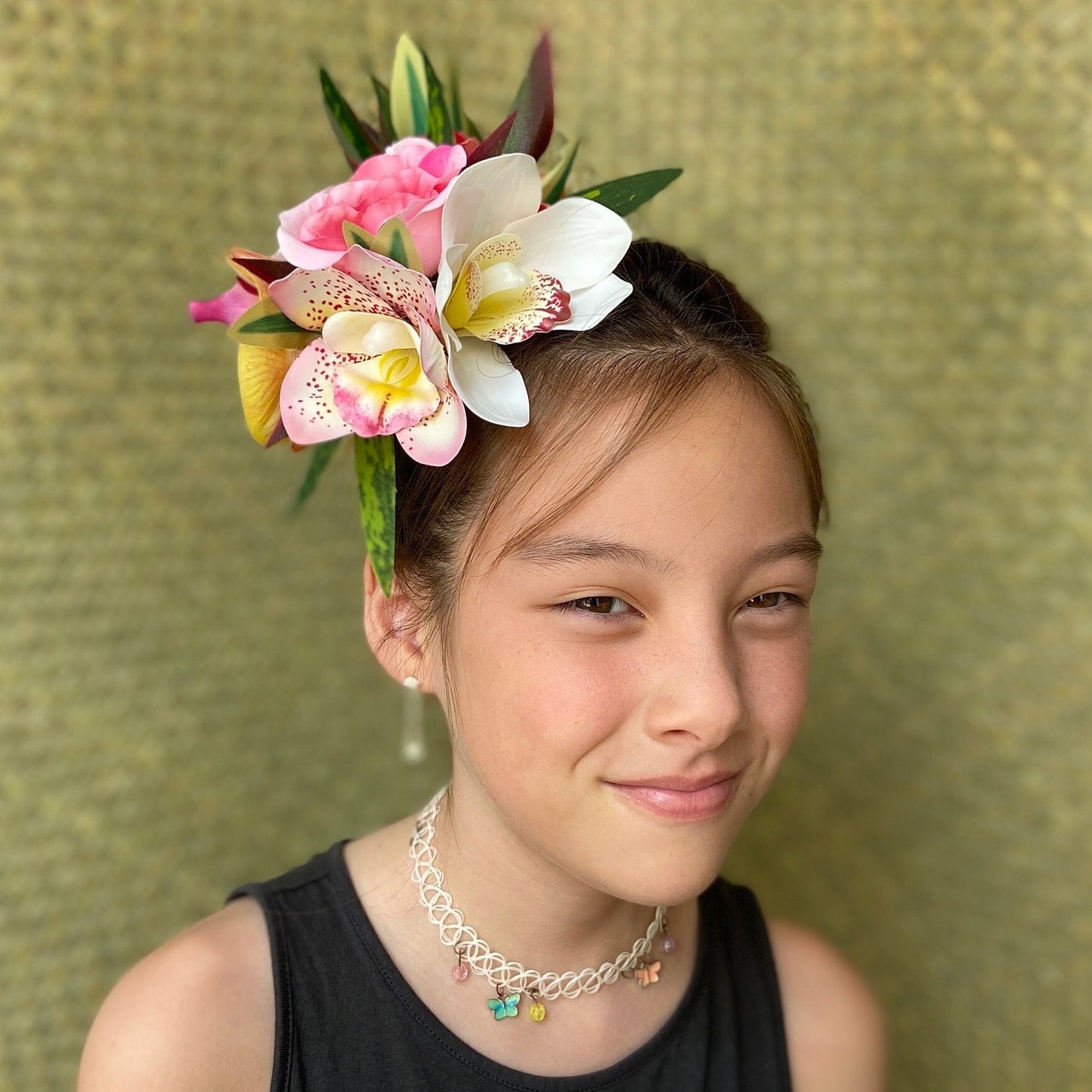 Hawaiian Orchid Rose Pixie Bride Graduation Hair Clip Tahitian Aparima Ahuroa Statement Piece Bridal Artificial Ti Leaf Hair Pin