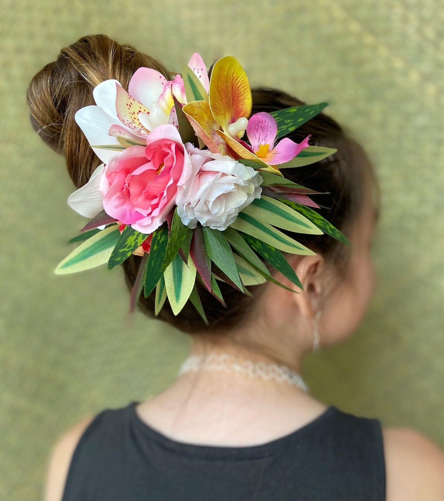 Hawaiian Orchid Rose Pixie Bride Graduation Hair Clip Tahitian Aparima Ahuroa Statement Piece Bridal Artificial Ti Leaf Hair Pin