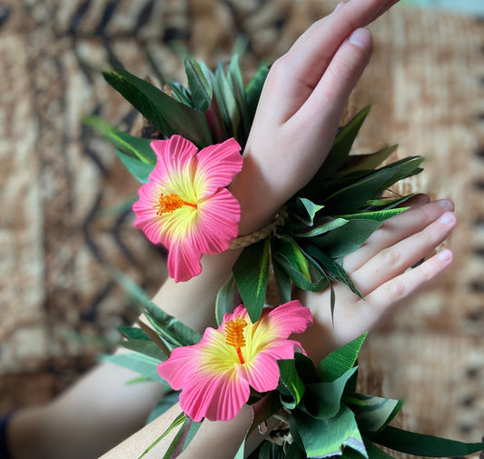 Hibiscus or Plumeria and Ti Leaf Kupe'e