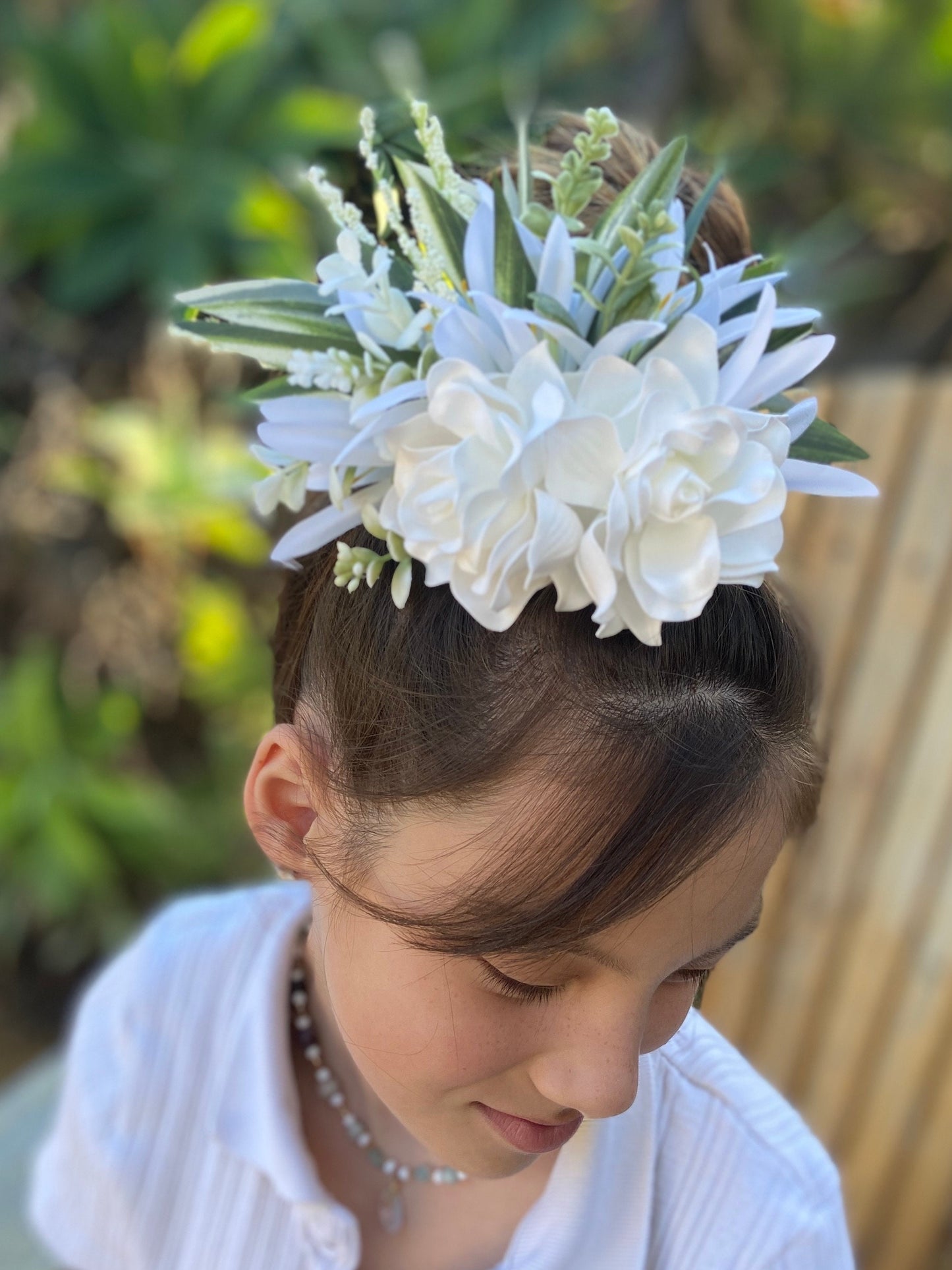 Hawaiian Gardenia Pixie Bride Graduation Hair Clip Tahitian Aparima Ahuroa Statement Piece Bridal Artificial Ti Leaf Hair Pin