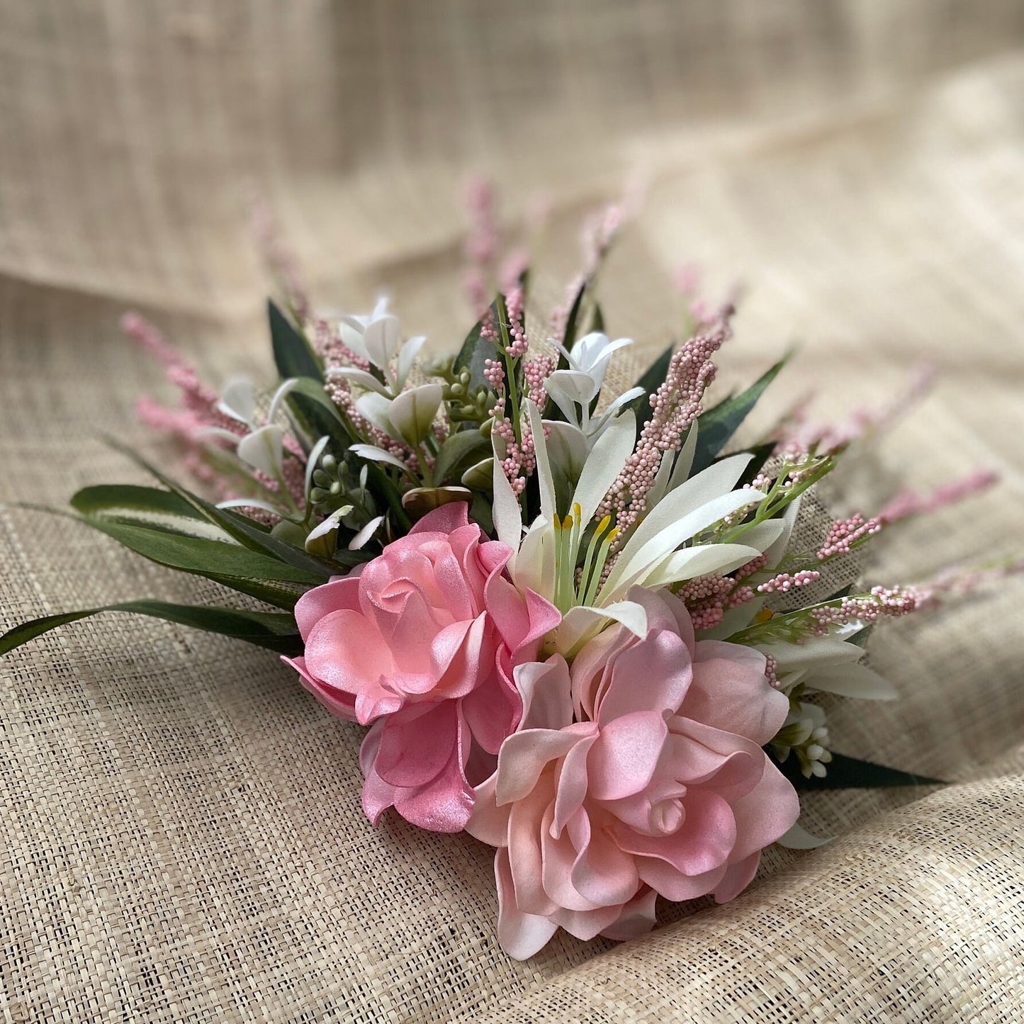 Hawaiian Gardenia Pixie Bride Graduation Hair Clip Tahitian Aparima Ahuroa Statement Piece Bridal Artificial Ti Leaf Hair Pin