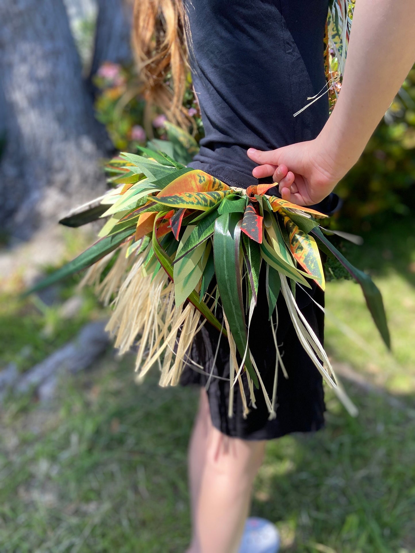 Keiki Costume 3pcs Set Otea Tamārii 4-12 Yrs Premium Competition Grade Haku Lei Po'o, Neckpiece, & Half Hip Hei for Ori Tahiti Performance