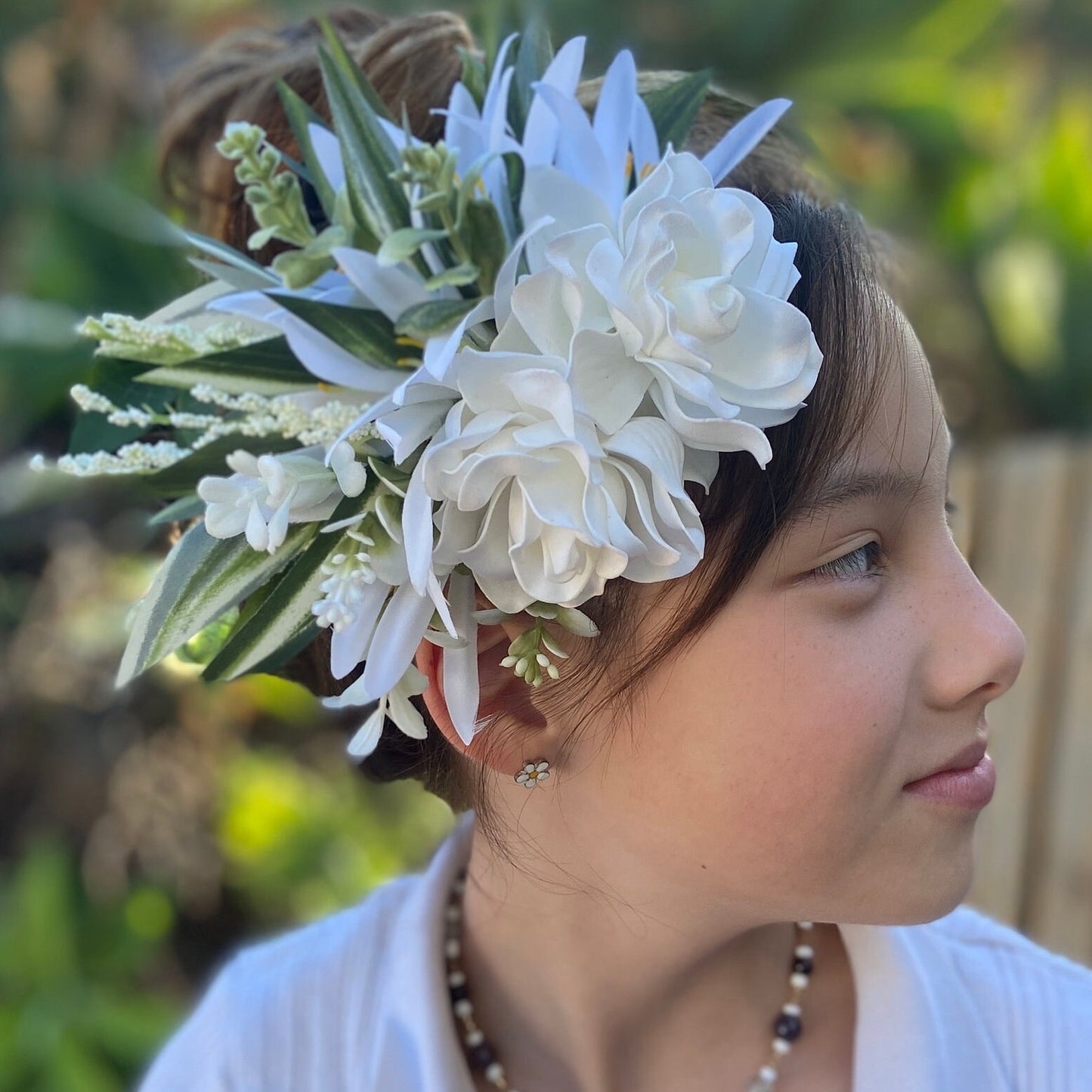 Hawaiian Gardenia Pixie Bride Graduation Hair Clip Tahitian Aparima Ahuroa Statement Piece Bridal Artificial Ti Leaf Hair Pin