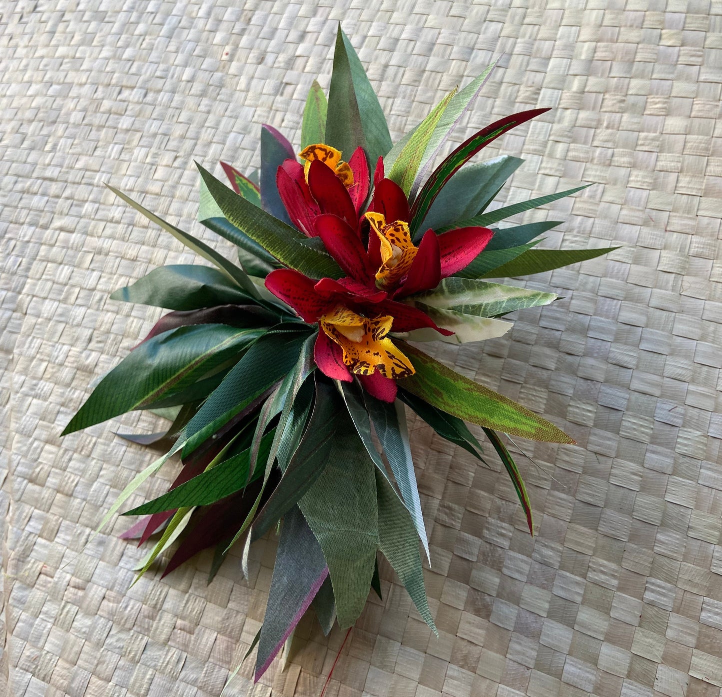 Orchid and Cordyline Kupe'e