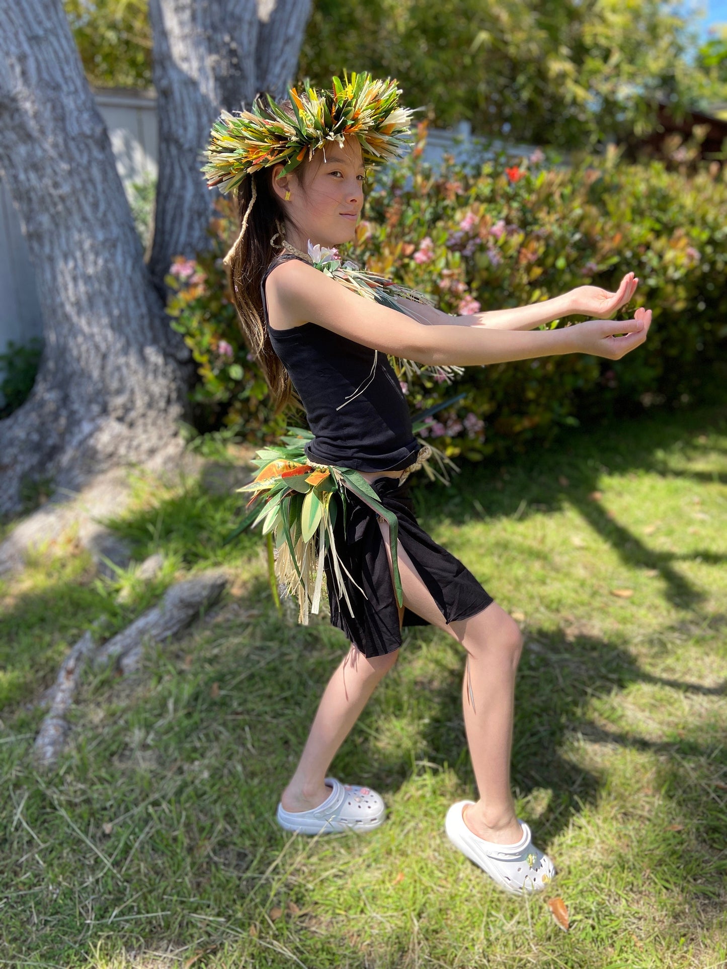 Keiki Costume 3pcs Set Otea Tamārii 4-12 Yrs Premium Competition Grade Haku Lei Po'o, Neckpiece, & Half Hip Hei for Ori Tahiti Performance