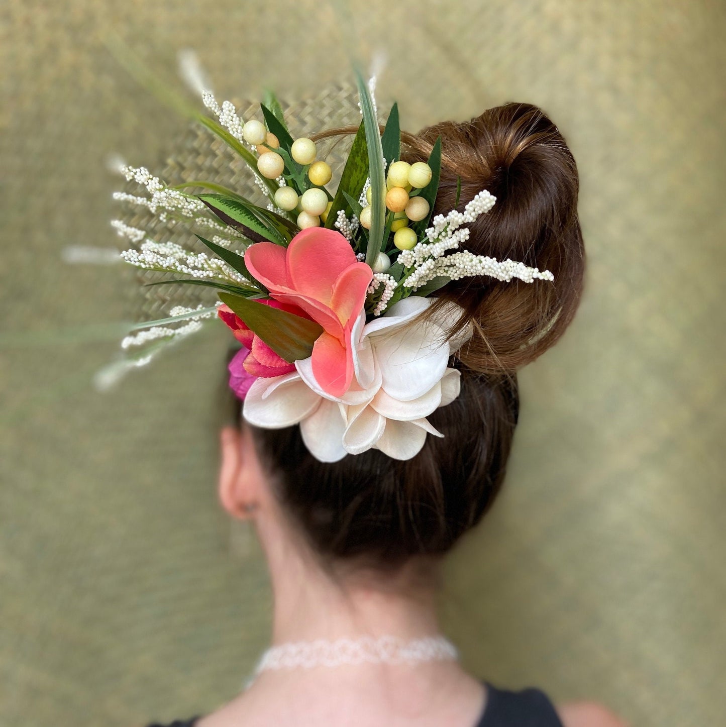 Hawaiian Plumeria Tulip Pixie Bride Graduation Hair Clip Tahitian Aparima Ahuroa Statement Piece Bridal Artificial Ti Leaf Hair Pin