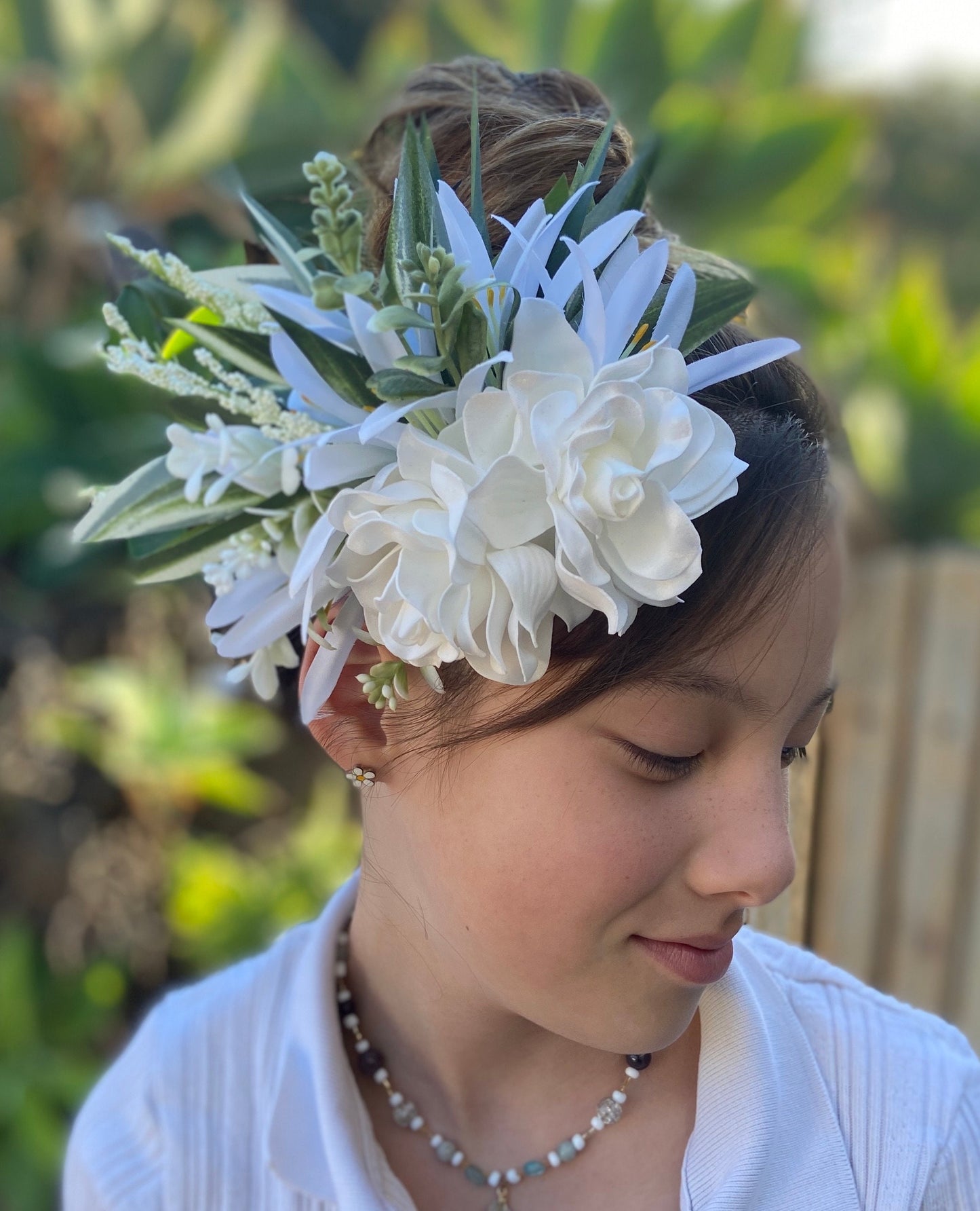 Hawaiian Gardenia Pixie Bride Graduation Hair Clip Tahitian Aparima Ahuroa Statement Piece Bridal Artificial Ti Leaf Hair Pin