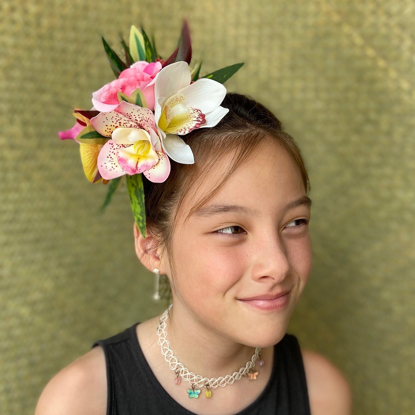 Hawaiian Orchid Rose Pixie Bride Graduation Hair Clip Tahitian Aparima Ahuroa Statement Piece Bridal Artificial Ti Leaf Hair Pin