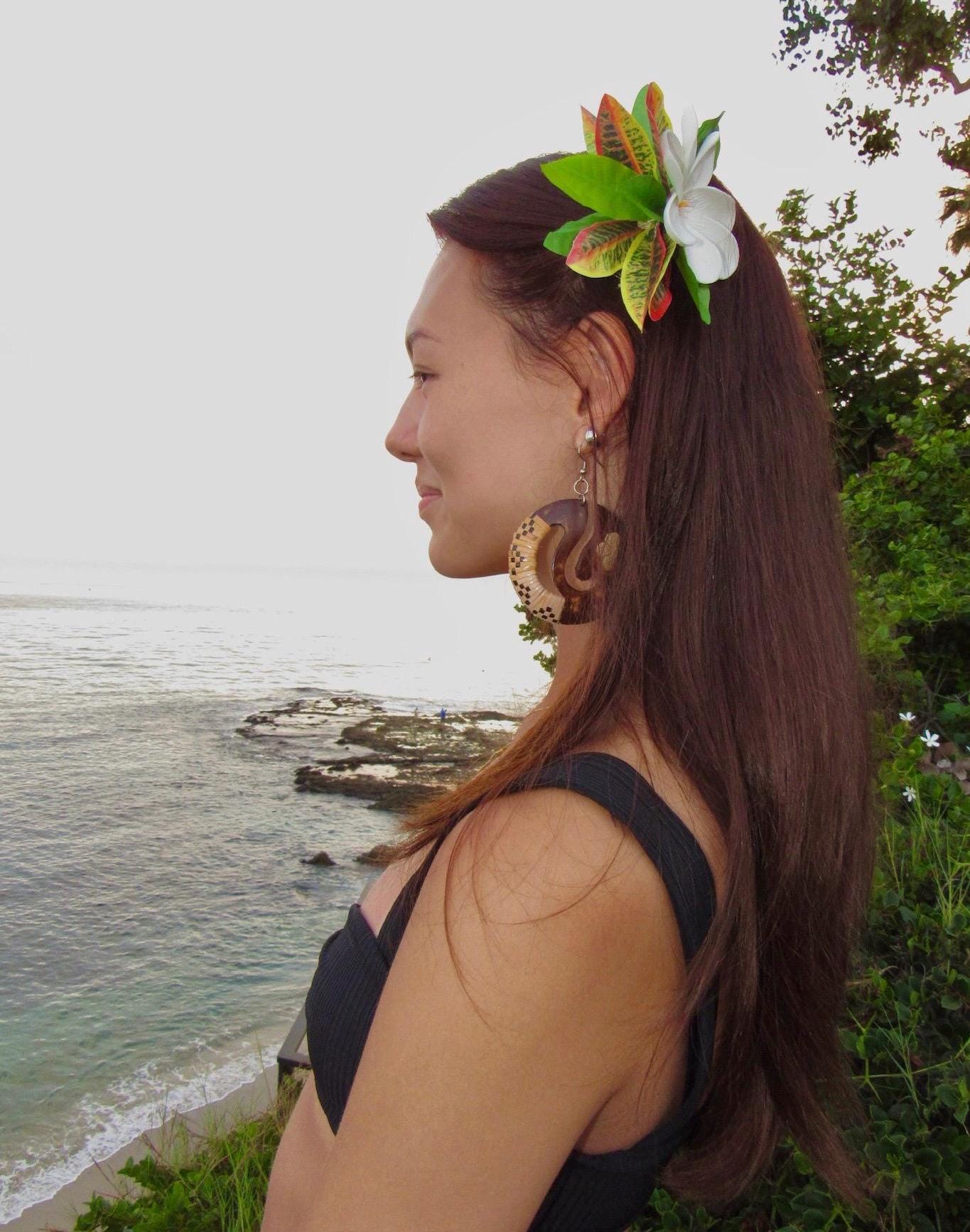 Tiare Tahiti Hair Clip Tahitian Gardenia Costume Accessories Maile & Croton Leaf Tropical Hairpin for Luau Mehura Aparima Ahuroa Otea Solo