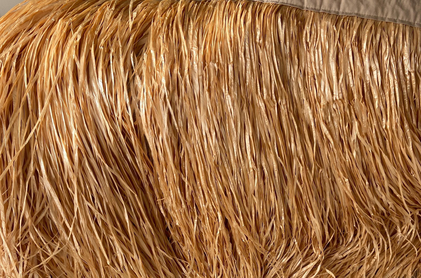 Premium Artificial Grass Skirt Mor’e Fiber Tahitian Hau with Velcro Band Extra Full 5 Layers Performance Quality Hapa Haole Polynesian Dance