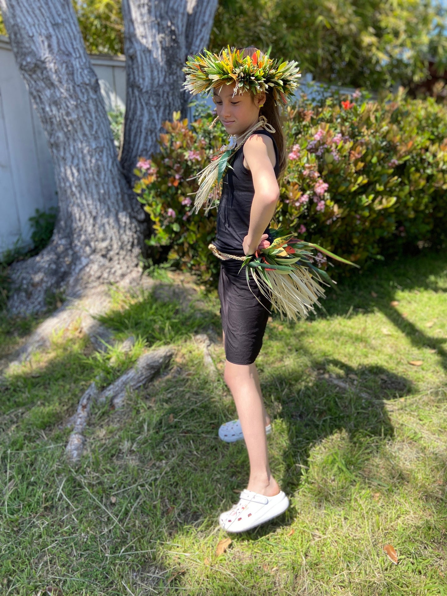 Keiki Costume 3pcs Set Otea Tamārii 4-12 Yrs Premium Competition Grade Haku Lei Po'o, Neckpiece, & Half Hip Hei for Ori Tahiti Performance